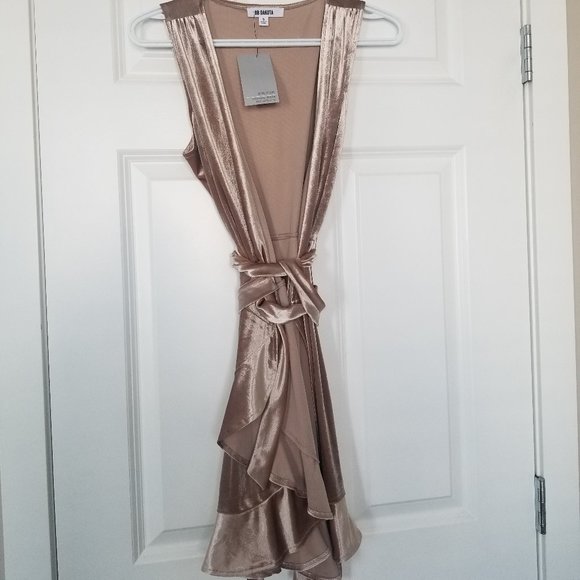 BB Dakota Wrap Velvet Dress NWT size S - Picture 4 of 8